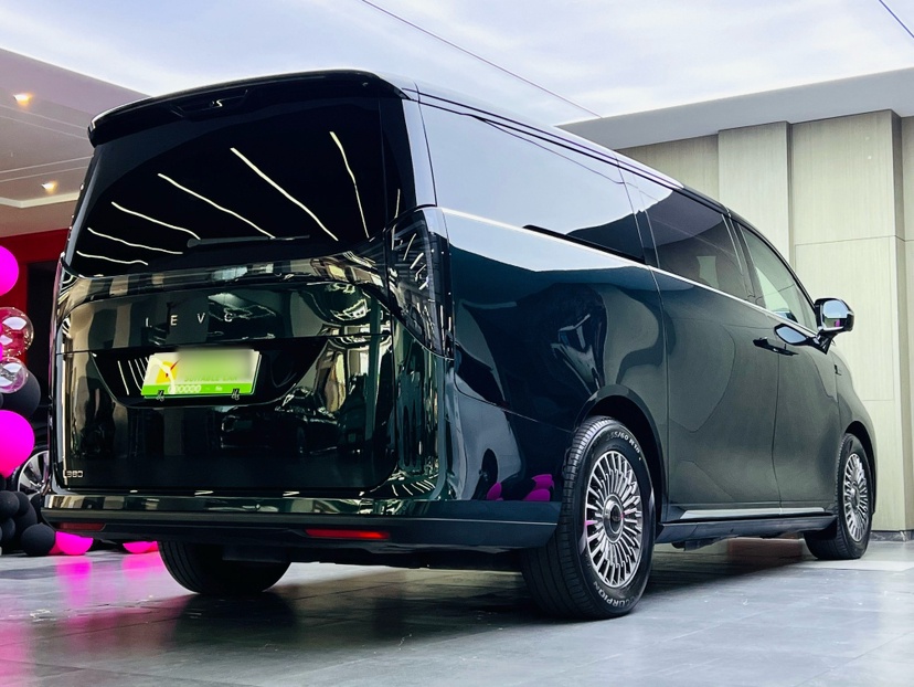 Geely Galaxy LEVC L380 2025 650 km Flagship Edition All-Wheel Drive — снимка 12