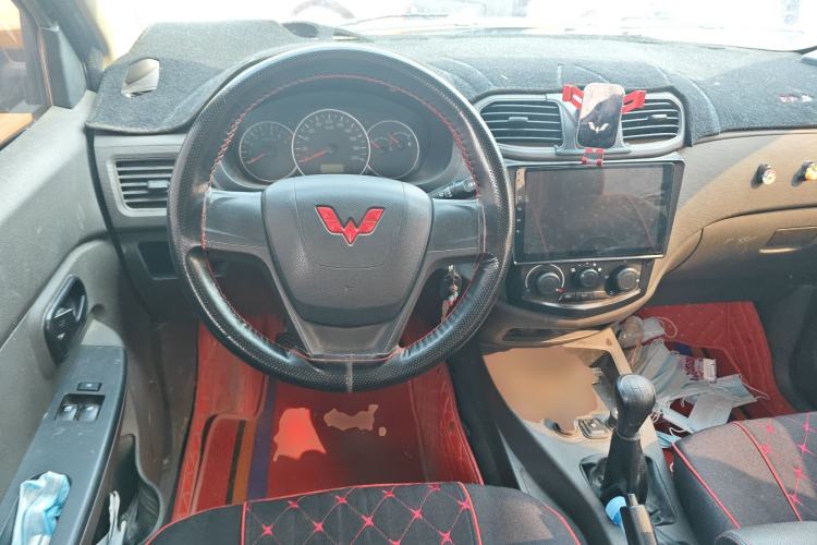 Used Wuling Hongguang 2020 1.2L S Base Model China VI LSI Steering Wheel