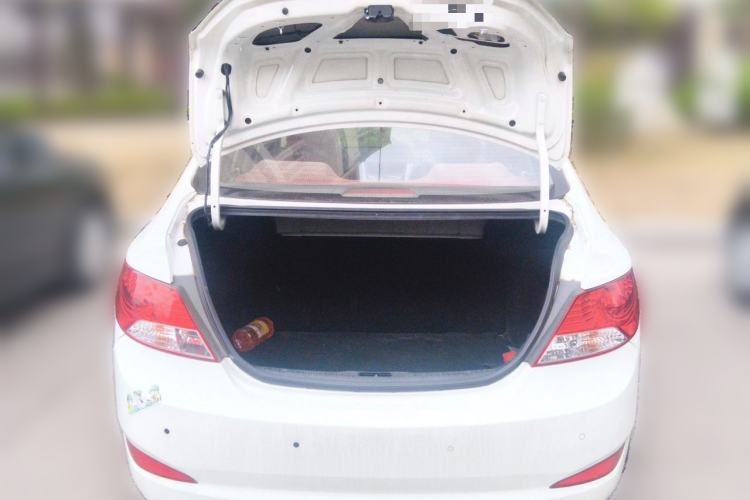 Used Hyundai Verna (older generation) 2010 Sedan 1.4L Manual Comfort GS
