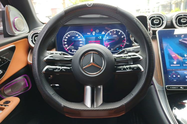 Used Mercedes-Benz GLC 2025 Refreshed GLC 300 L 4MATIC Dynamic Version 5 Seats Steering Wheel