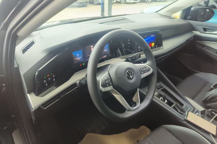 Used Volkswagen Golf 2023 Facelift 280TSI DSG Pro