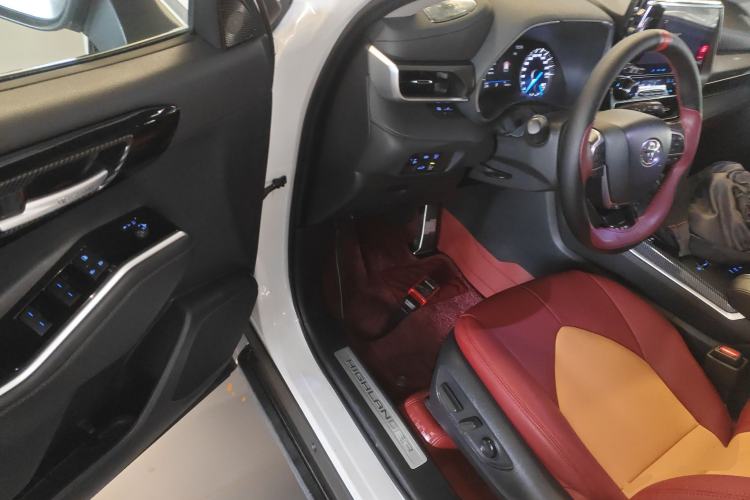 Used Toyota Highlander 2022 Dual-Engine 2.5L Four-Wheel Drive Prestige Version 7 Seats Driver Seat