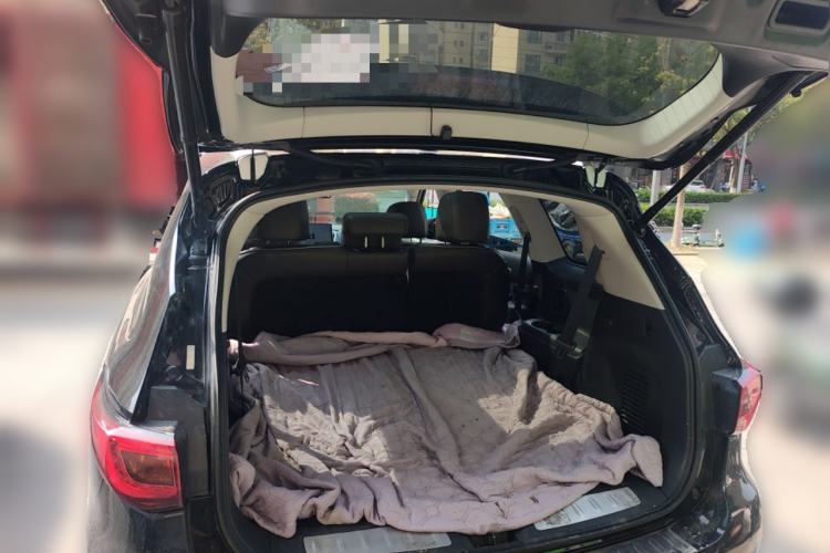 Used Infiniti QX60 2018 2.5 S/C Hybrid Two-Wheel-Drive Champion Family Edition Trunk