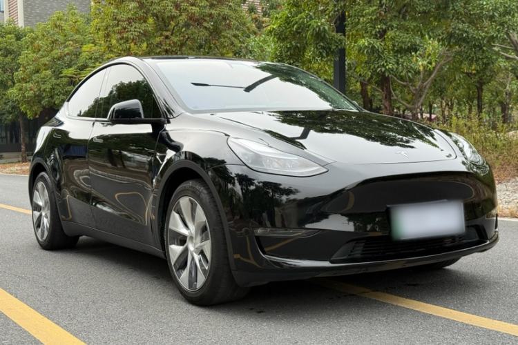 Used Tesla Model Y 2023 Long-Range All-Wheel-Drive Version