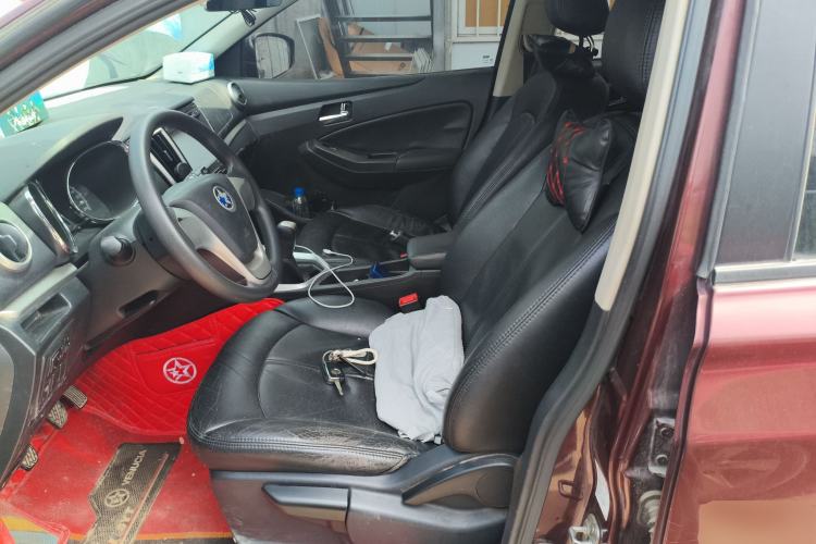 Used Venucia T70 2015 1.6L Manual Ruixing Edition Left Front Seat