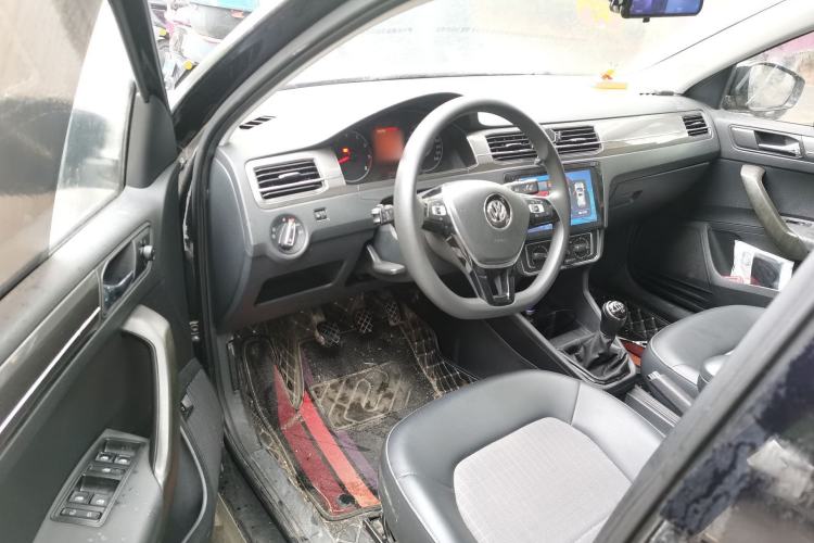 Used Volkswagen Santana 2016 1.6L Manual Comfort Edition
