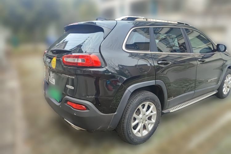 Used Jeep Cherokee 2016 2.4L Professional Smart Version
