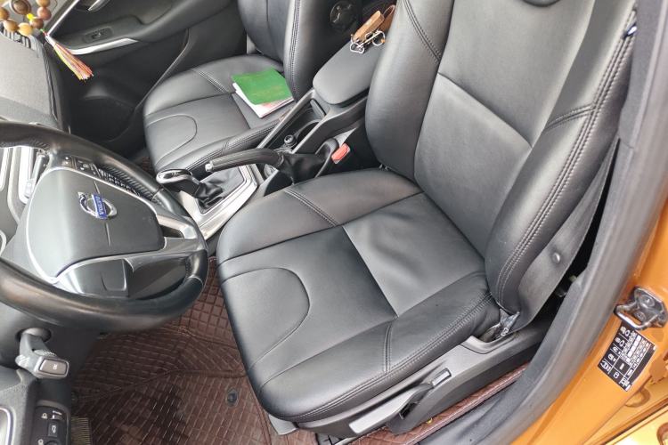 Used Volvo V40 2013 2.0T Zhiyi Edition Left Front Seat