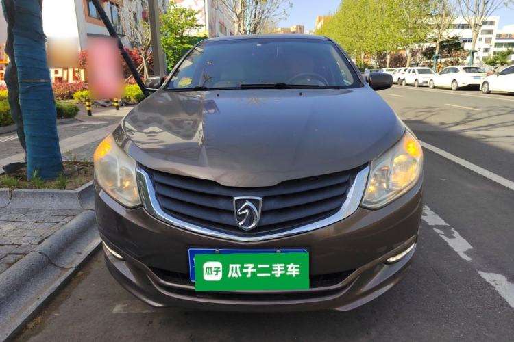 Used Baojun 630 2014 1.5L manual standard version
