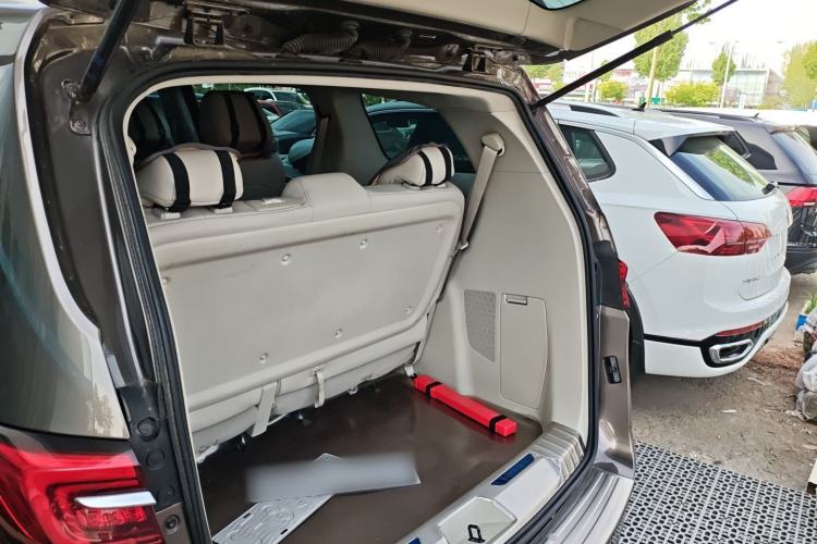 Used Buick GL8 2023 Land Executive Class Comfort Model
