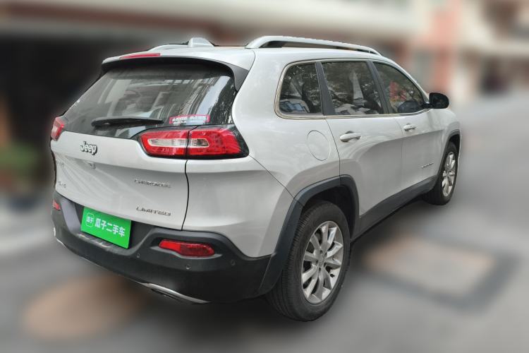 Used Jeep Cherokee 2016 2.4L Superior Edition
