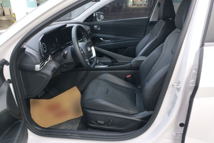 Used Hyundai Elantra 2023 1.5L CVT LUX Prestige Edition Left Front Seat