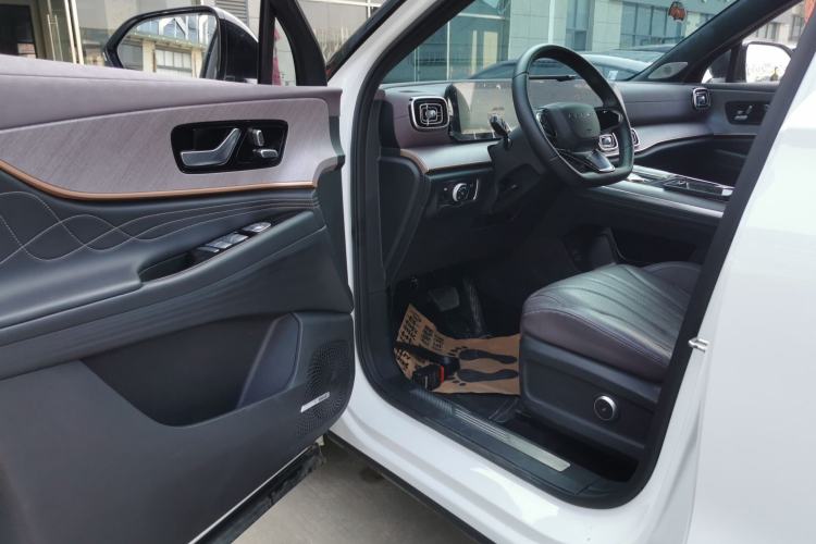 Used Chery Tiggo 9 2025 2.0T Automatic Two-Wheel Drive Luxury Edition 5 Seats
