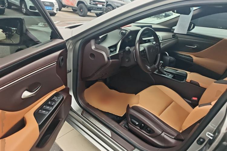 Used Lexus ES 2020 200 Excellence Edition