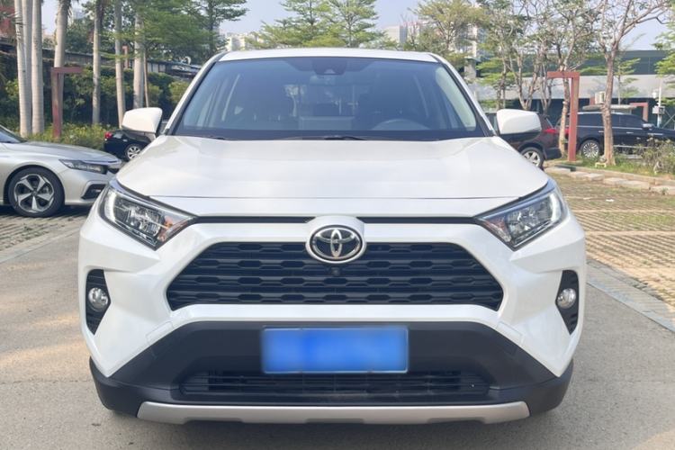 Used Toyota RAV4 2021 2.0L CVT Two-Wheel Drive Fashion Edition Exterior 4