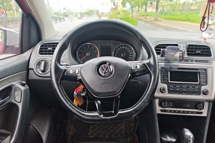 Used Volkswagen Polo 2014 1.6L Cross Polo Automatic Steering Wheel