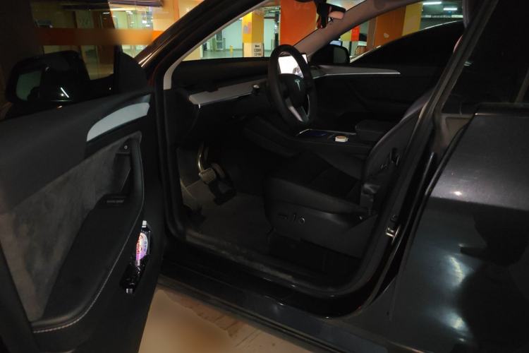 Used Tesla Model Y 2024 Rear-Wheel-Drive Version