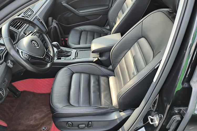 Used Volkswagen Passat 2017 330TSI DSG Luxury Edition
