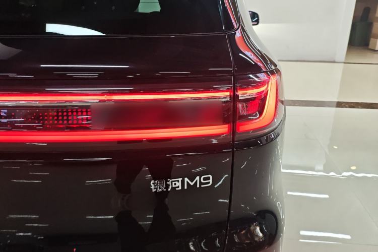 Used Geely Galaxy M9 2025 Model 230km Two-Wheel-Drive Exploration Edition Exterior 3