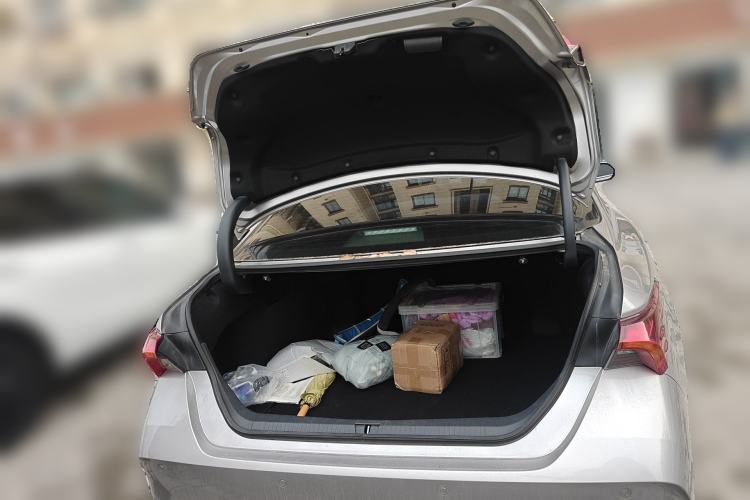 Used Toyota Avalon 2019 Dual-Engine 2.5L Luxury Edition China VI Standard
