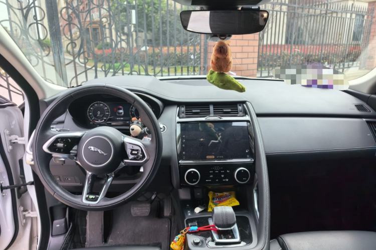 Used Jaguar E-PACE 2024 YAO Black Sport Edition R-DYNAMIC SE BLACK Center Console