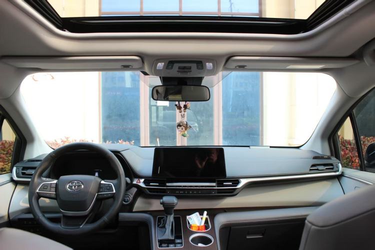 Used Toyota Granvia 2024 2.5L Hybrid Comfort Edition