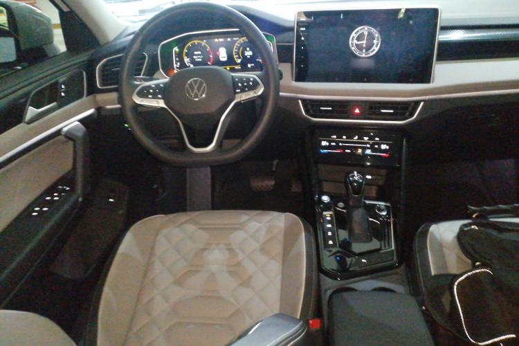 Used Volkswagen Tayron 2024 300TSI Two-Wheel-Drive Luxury Plus Advanced Version Steering Wheel