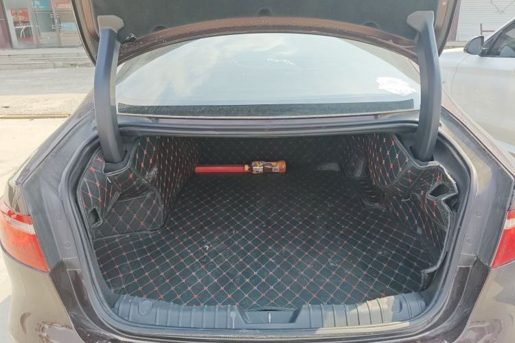 Used Jaguar XFL 2019 XFL 2.0T 250 PS Two-Wheel-Drive Luxury Edition