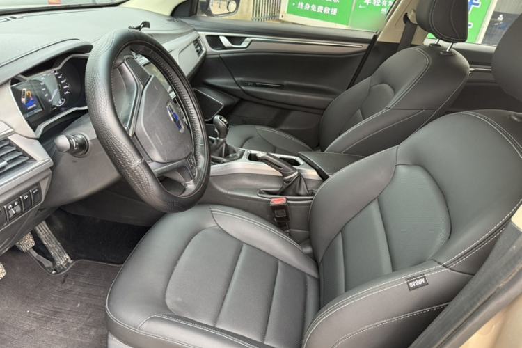 Used Geely Auto Emgrand GL 2018 1.8L Manual Elite Smart Connectivity Version Interior 5