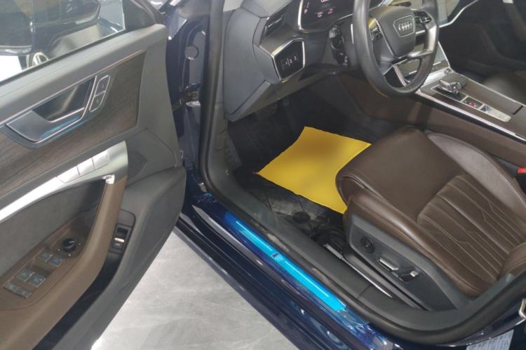 Used Audi A7L 2022 55 TFSI quattro S-line Zhiyuan Crystal Flow Package
