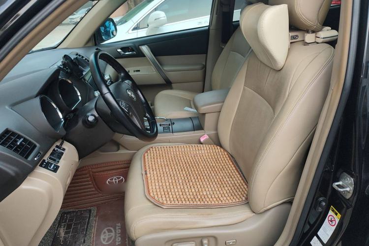 Used Toyota Highlander 2011 2.7L Two-Wheel Drive 7-Seater Luxury Edition
