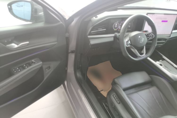 Used Volkswagen Passat 2025 Pro 380TSI Dragon Supreme Edition Driver Seat