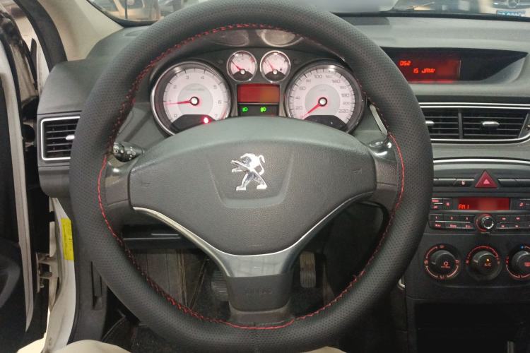 Used Peugeot 308 2014 Enjoy Edition Classic 1.6L Manual YouShang Model Steering Wheel