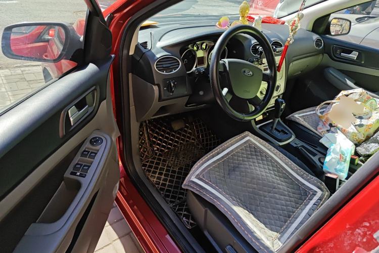 Used Ford Focus 2013 Hatchback Classic 1.8L Automatic Base Model
