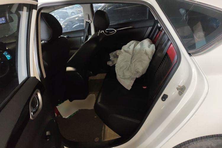 Used Nissan Sylphy 2019 1.6XV CVT Smart Connect Luxury Edition China VI Standard Left Rear Seat