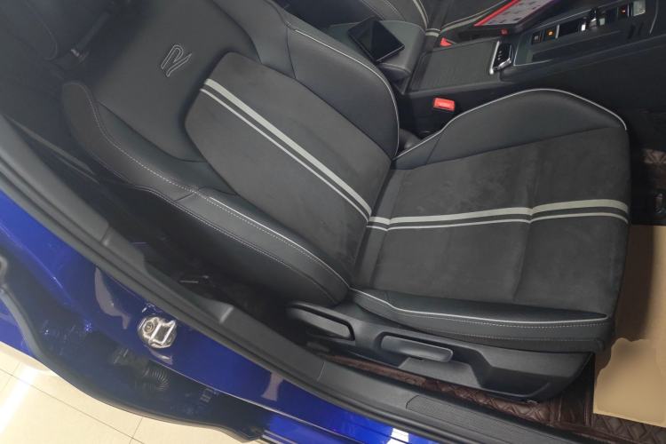 Used Volkswagen Golf 2023 Facelift 280TSI DSG R-Line Lite
