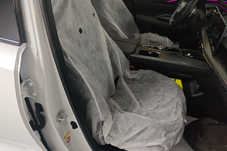 Used Oshan Z6 New Energy 2023 ZhiDian iDD 150KM Flagship PLUS Smart Parking Edition