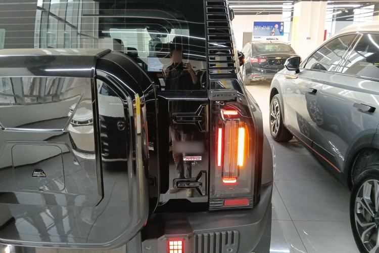 Used JETOUR Traveler 2023 2.0T All-Wheel-Drive CrossPRO
