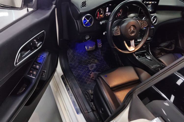 Used Mercedes-Benz CLA 2016 Facelifted CLA 200 Stylish Edition Driver Seat