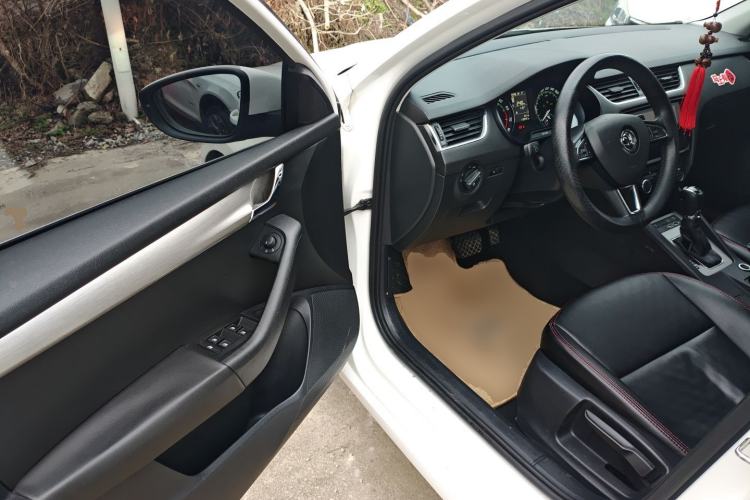 Used Skoda Octavia 2019 TSI230 DSG Smart & Comfort Edition China VI Standard