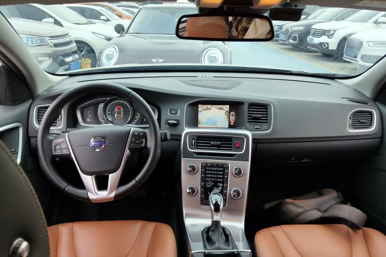 Used Volvo S60 2017 S60L T4 Smart Range Edition Center Console