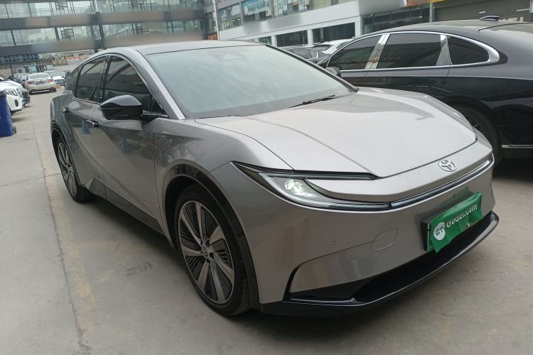 Used Toyota bZ5 2025 Model 550 PRO
