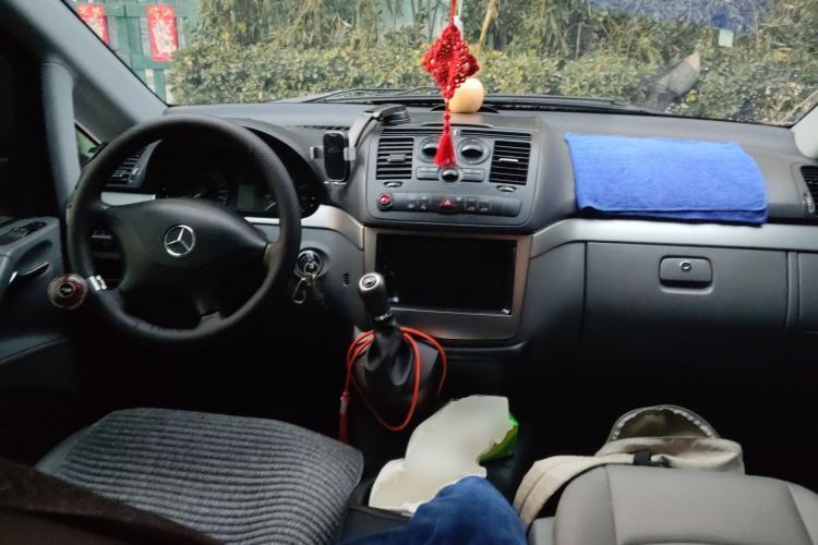 Used Mercedes-Benz Vito 2011 2.5L Elite Edition Center Console