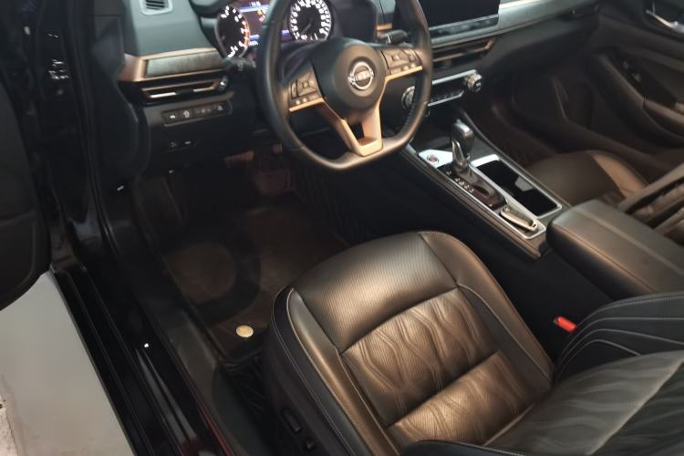 Used Nissan Teana 2024 2.0L SV Black Gold Edition
