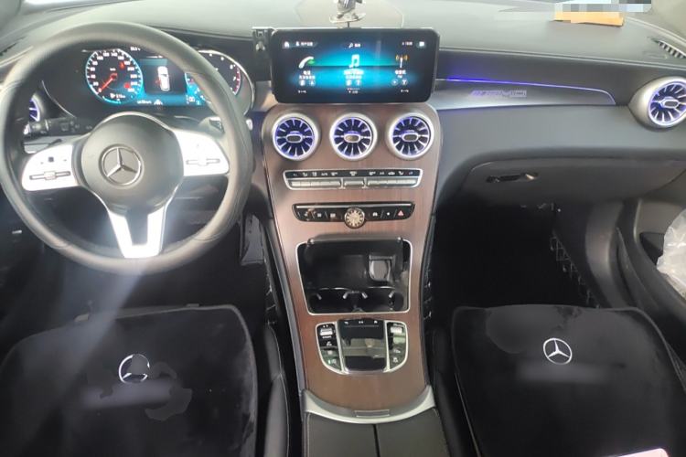 Used Mercedes-Benz GLC 2021 GLC 300 L 4MATIC Dynamic Model Center Console
