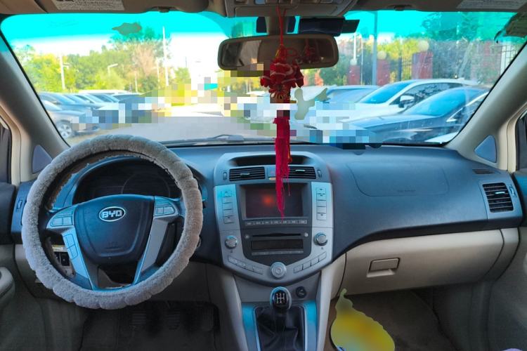 Used BYD S6 2013 Jingyue Edition 2.0L Manual Luxury Model 5 Seats
