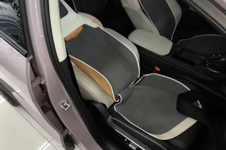 Used Lynk & Co 06 2023 Remix 1.5T Shero Right Front Seat