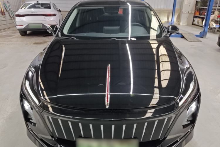 Used Hongqi E-QM5 2022 431 km Charge & Enjoy Edition Front