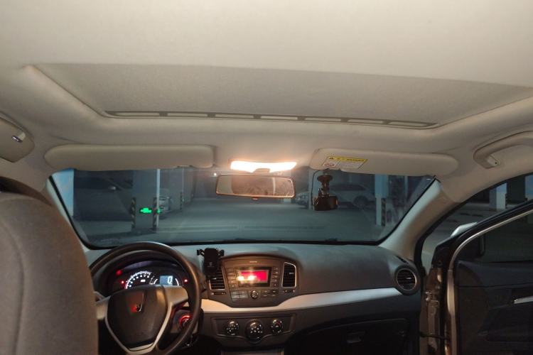 Used Roewe 350 2015 1.5L Manual Luxury Sunroof Edition