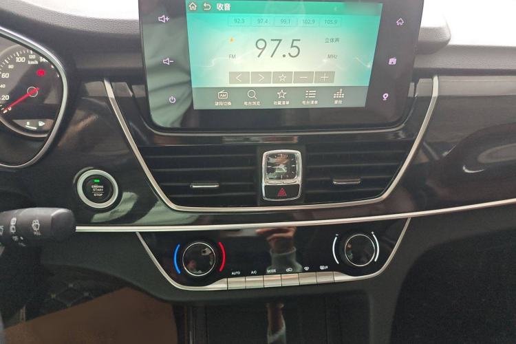 Used Baojun 560 2017 1.5T DCT Flagship Model 7 Seats